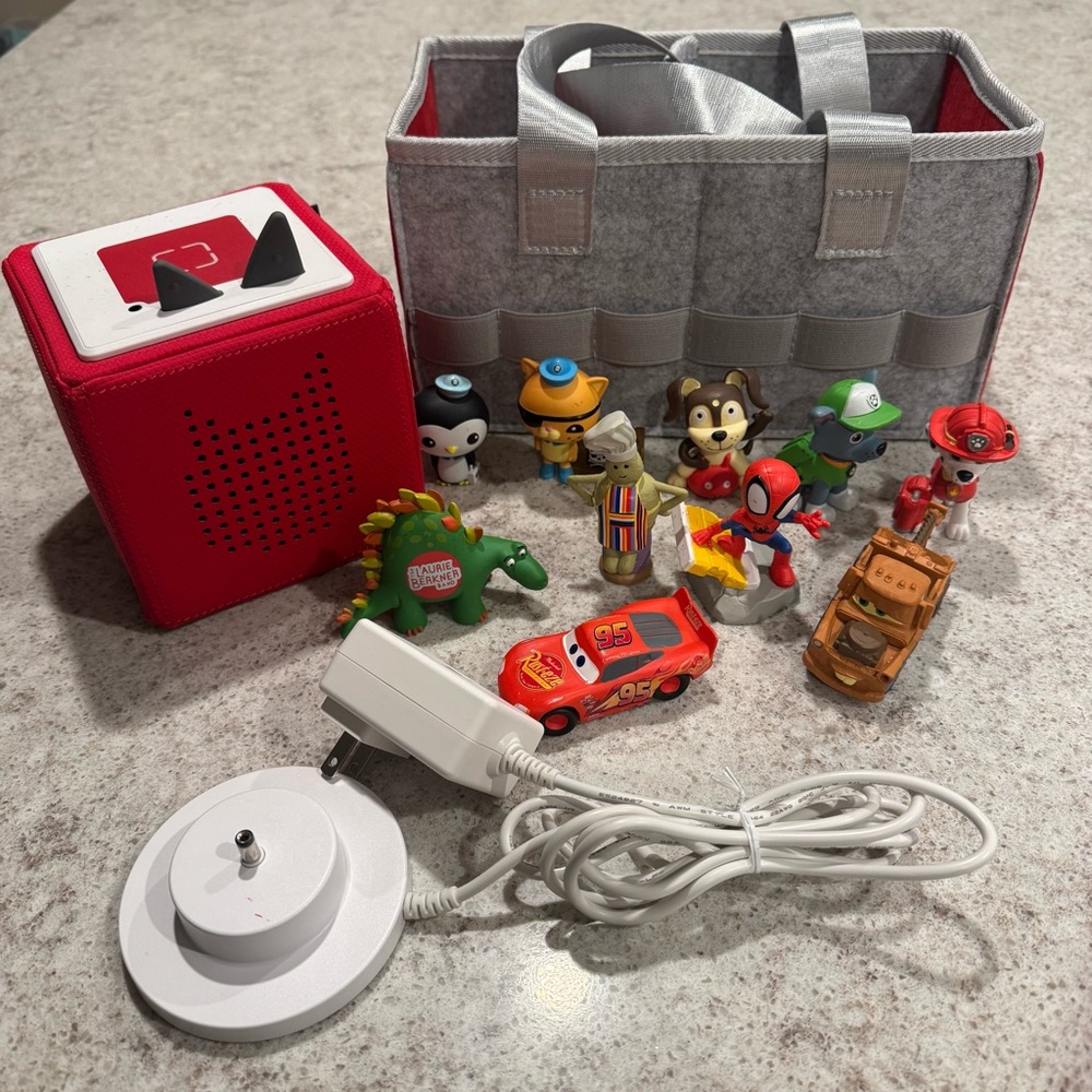 Tonies Red Toniebox with Characters